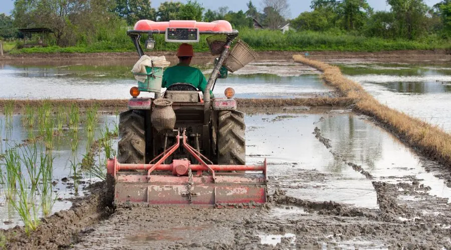 भारतीय कृषि में इस्तेमाल होने वाले ट्रैक्टरों के प्रकार और पुर्जों की विस्तृत जानकारी   Image
