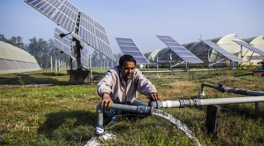 किसानों का सिंचाई खर्च कम करने के लिए योगी सरकार का बड़ा कदम  Image